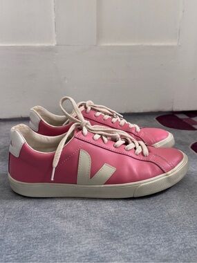 Veja Esplar Leather Sneaker US 9 EU 40 Pink Cream Sustainable Ethical Fashion